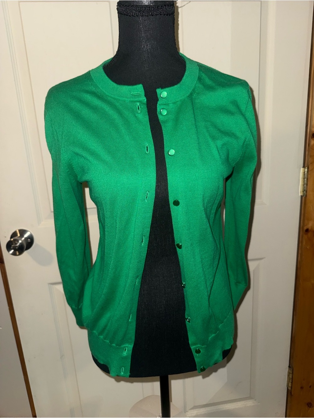 Classic Women's Kelly Green Crewneck Cardigan Sweater, Size S